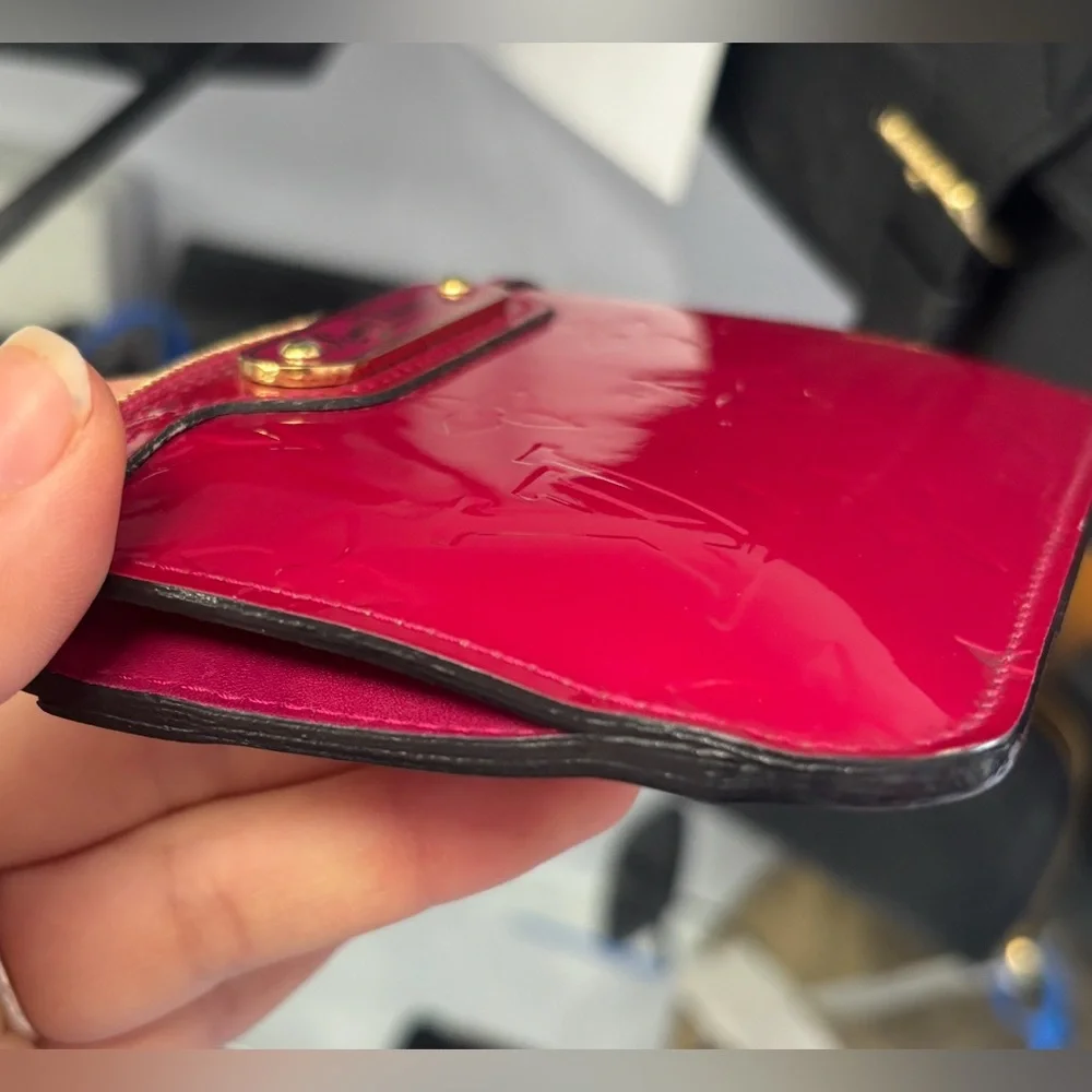 {SOLD}Louis Vuitton Pochette Clés Key in Red Monogram Vernis Patent Leather - Picture 6 of 15